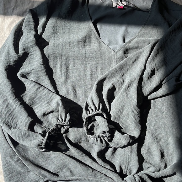 Vince Camuto Tie front black top size 1X - Picture 7 of 7